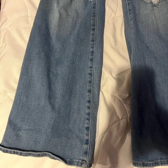 American Eagle Outfitters Light Blue Distressed Flare Jeans - Picture 3 of 5